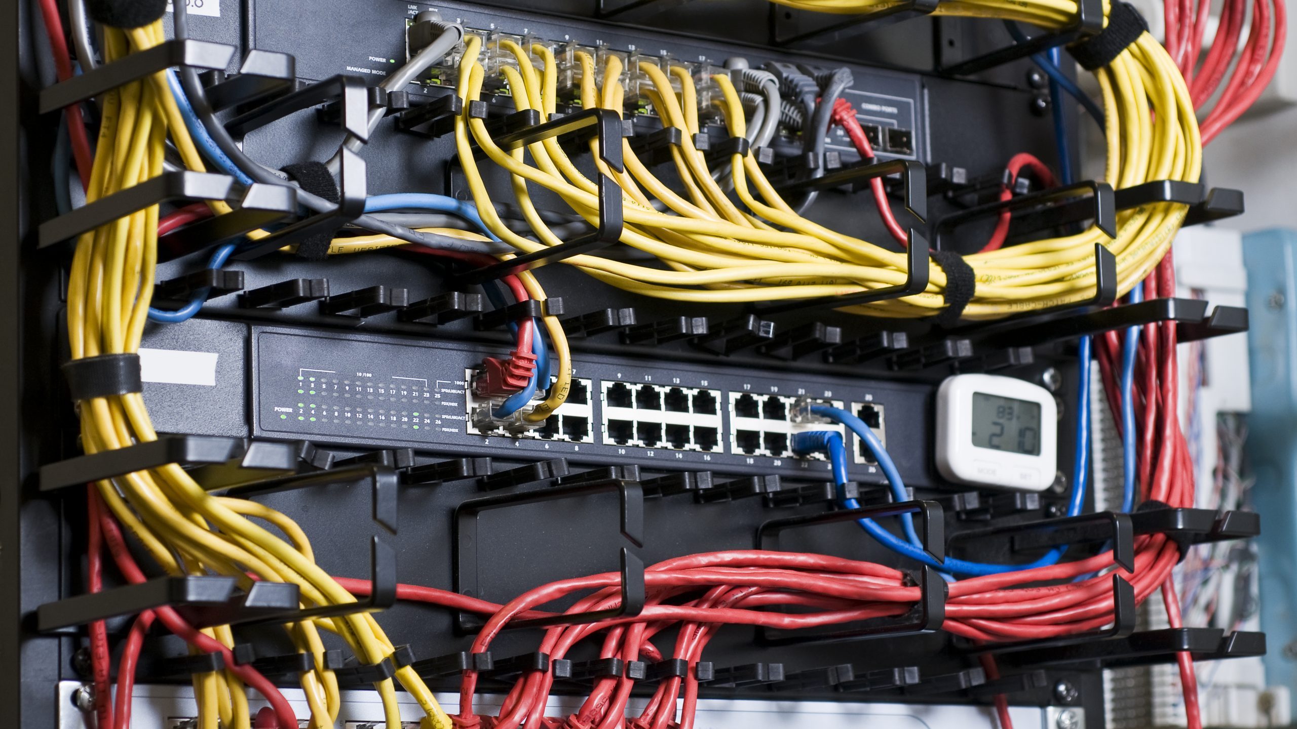 Кабельная сеть что это. Дкс кабельный органайзер. Провода. Монтаж структурированных кабельных систем скс. Скс – структурированные кабельные системы.